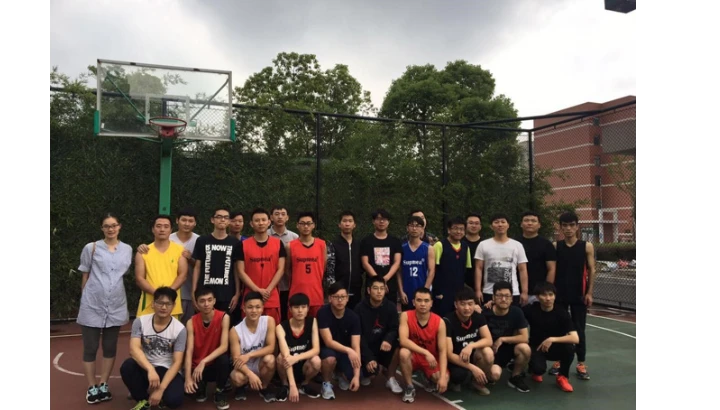 “美仪杯”秋季篮球赛正式开赛