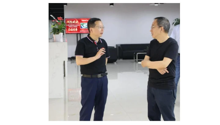 跃光秘书长到访美仪