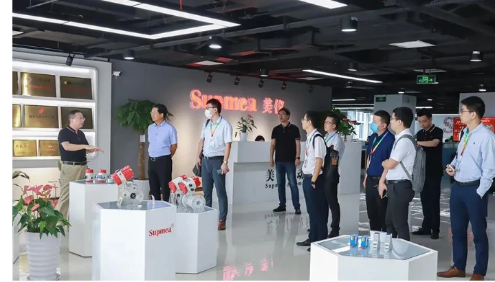 中控董事长崔山到访美仪