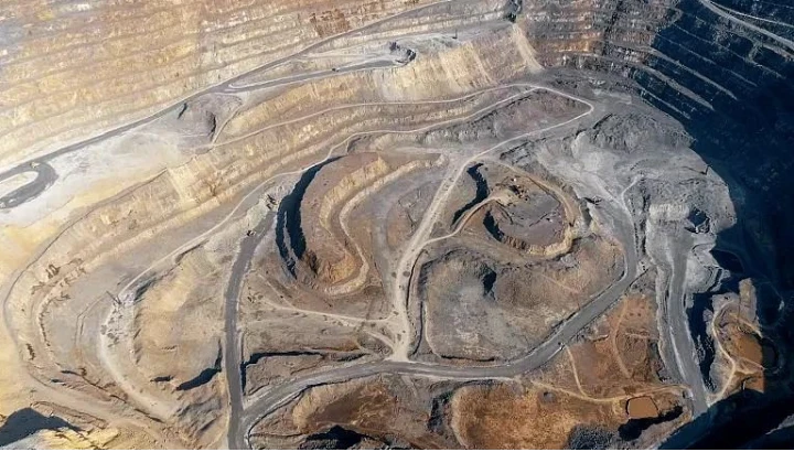 美仪“走进”亚洲最大的露天铜矿